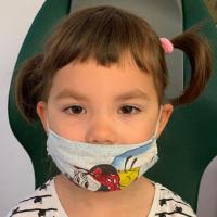 Dětská pacientka před brýlovou korekcí