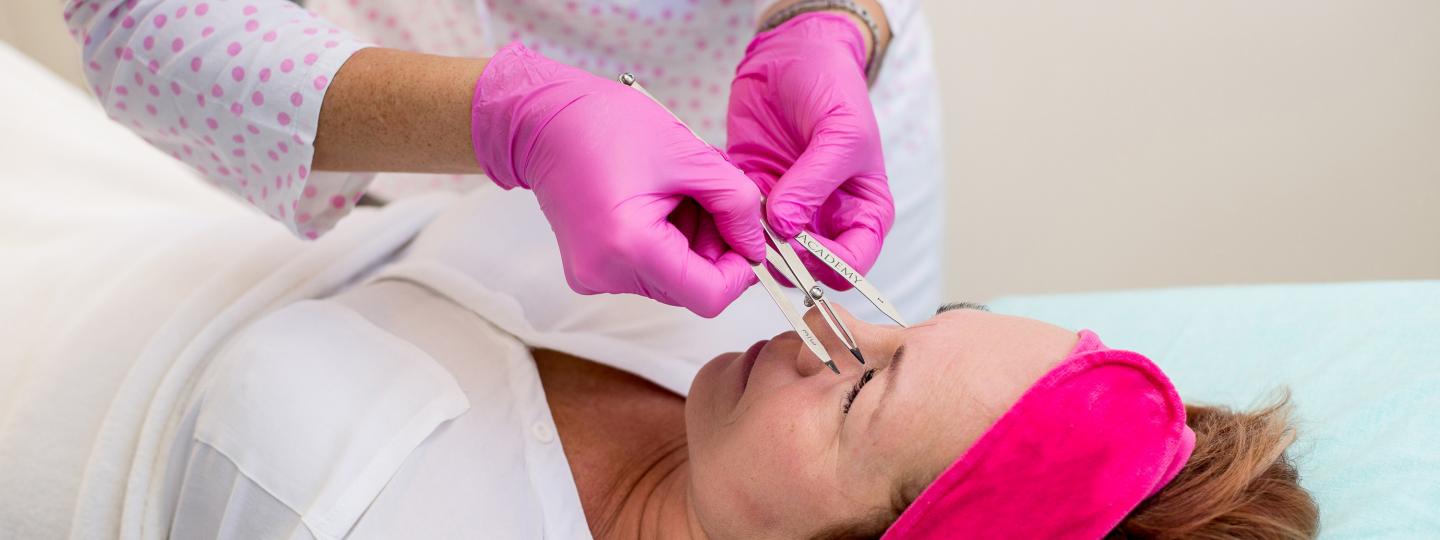 Microblading v Centru oční a estetické medicíny Ottlens