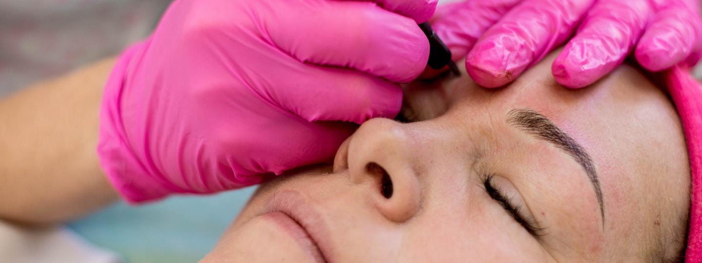 Úprava obočí metodou Microblading v Centru oční a estetické medicíny Ottlens 